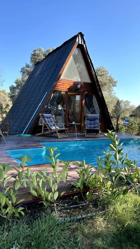 İzmir Havuzlu Bungalov