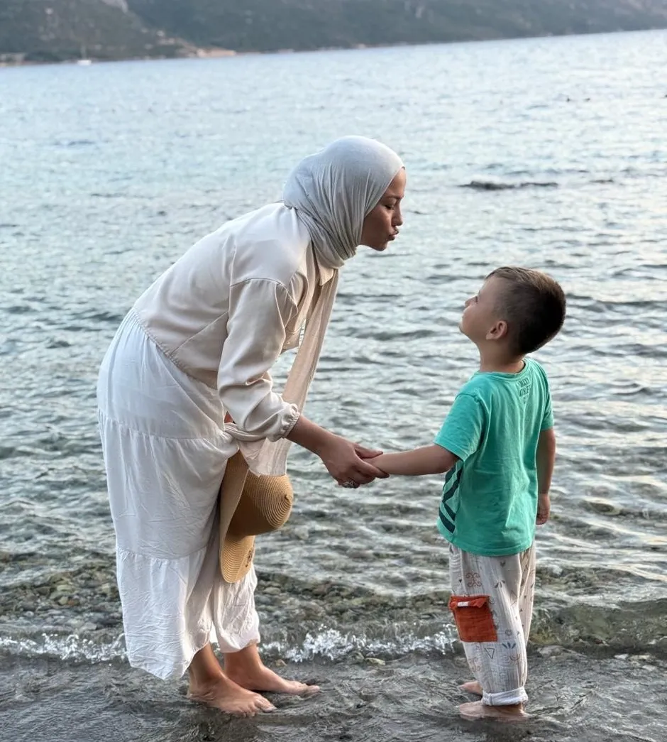 Hacer Tavşan ile Tatilox KOD 4812: Marmaris’te Deniz Manzaralı Jakuzili Bungalov Deneyimi