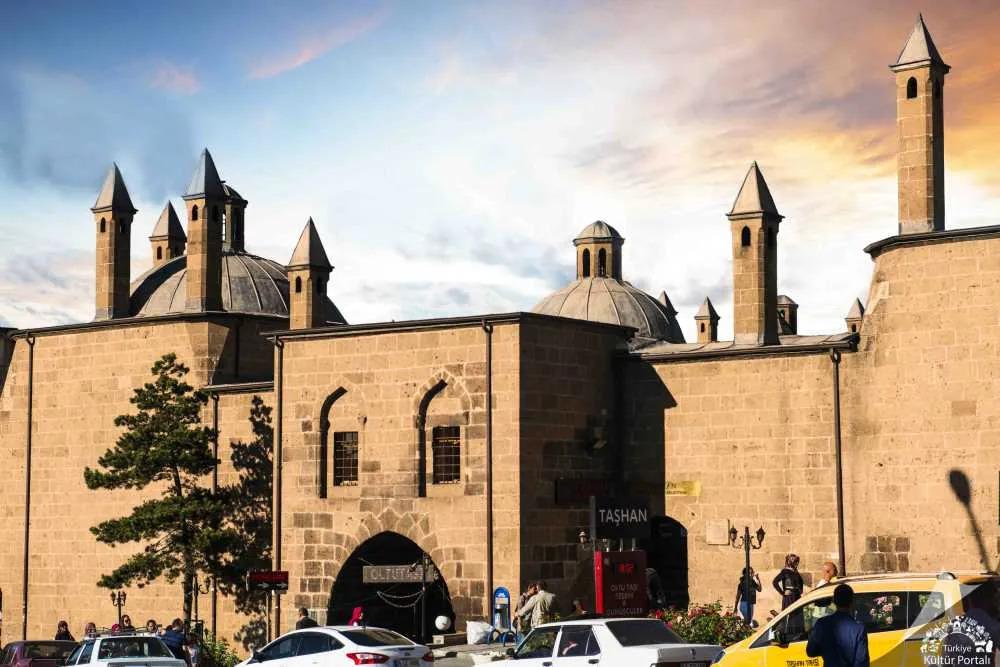 Rüstem Paşa Bedesteni (Taşhan)