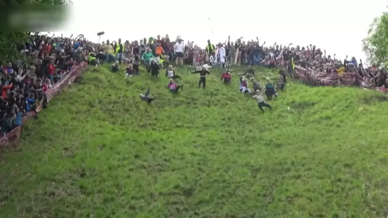 Cooper’s Hill Peynir Yuvarlama Yarışı