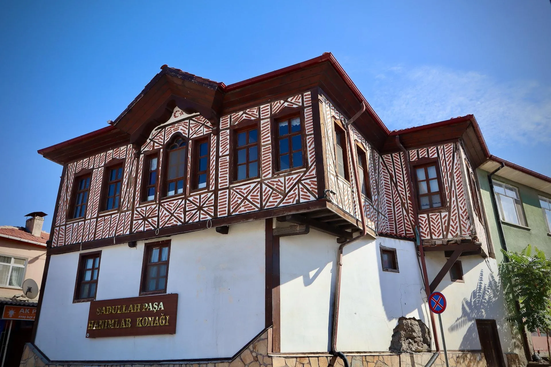 Güzel Remzi Bey Konağı