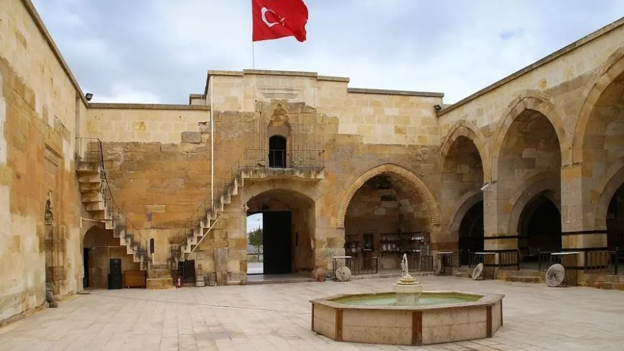 Sarıhan Kervansarayı