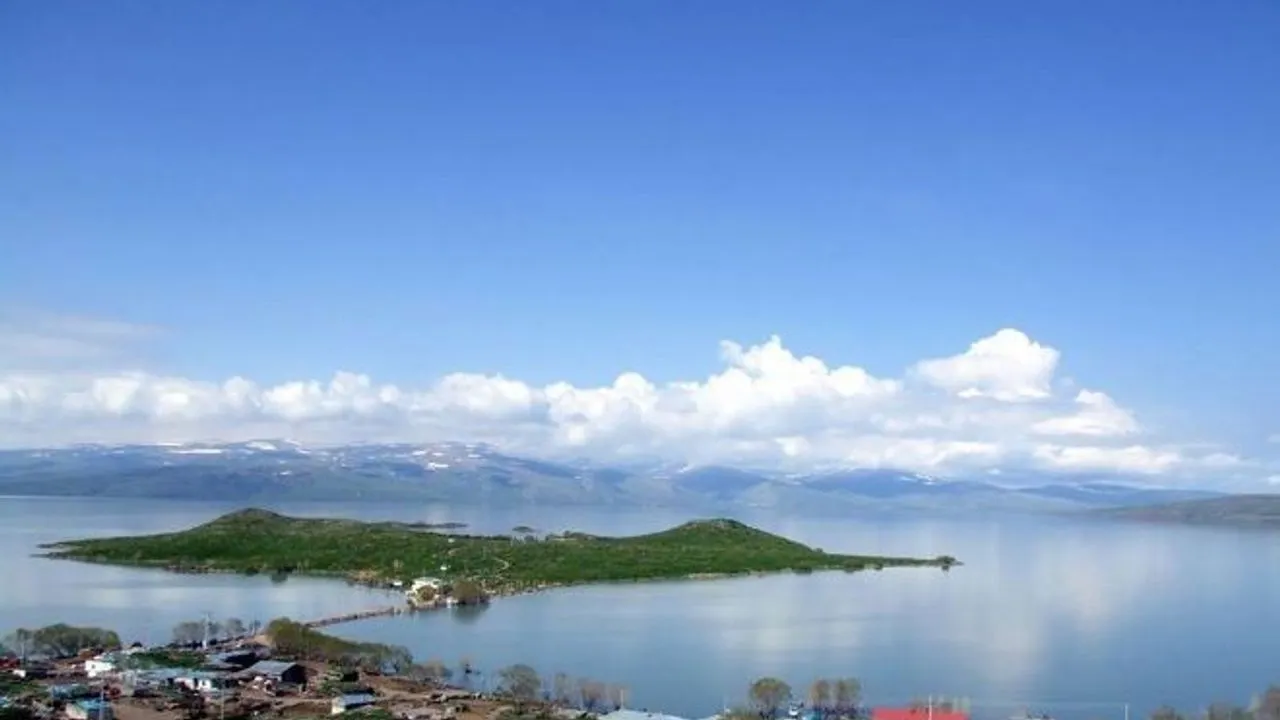 Akçakale Ada Şehri