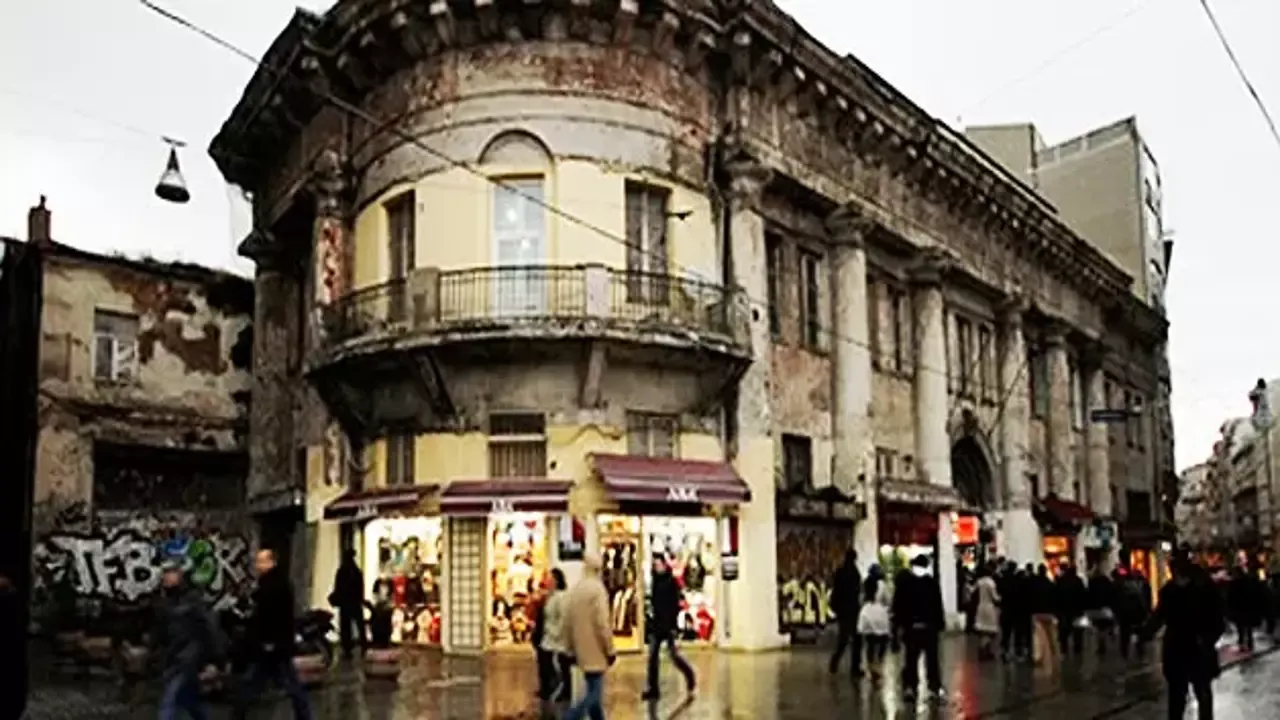 6. Narmanlı Han: Şairlerin, Ressamların, Anıların Sığındığı Sessiz Liman