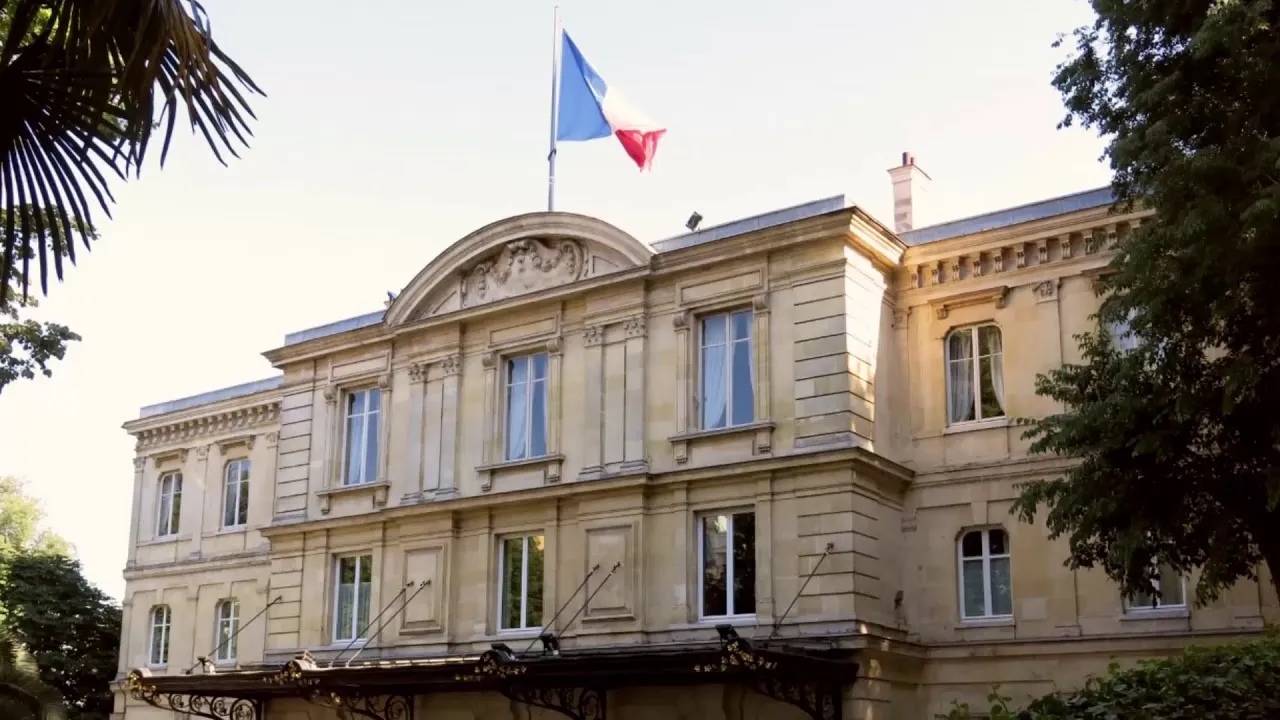 9. Fransız Sarayı: Zarif Bir Buluşma Noktası