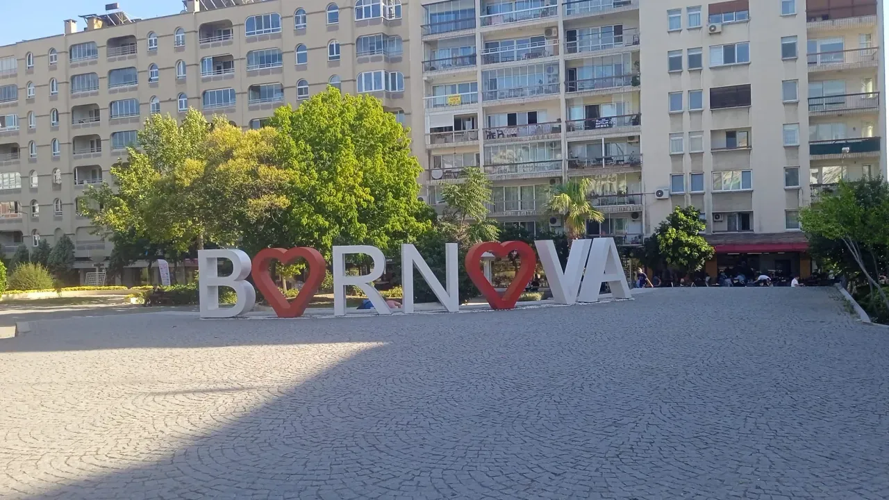 Bornova Küçük Park: Sosyal Yaşamın Nabzı