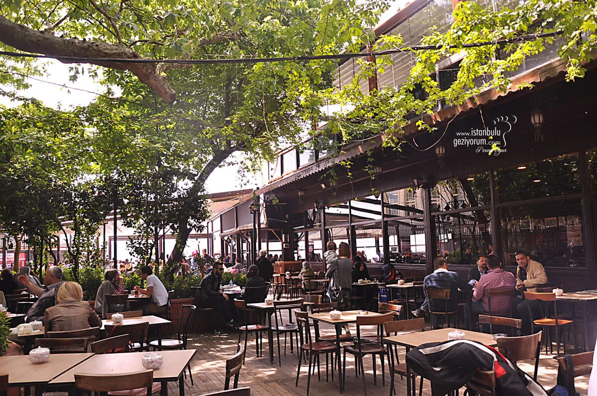 1. Çengelköy Çınaraltı Çay Bahçesi