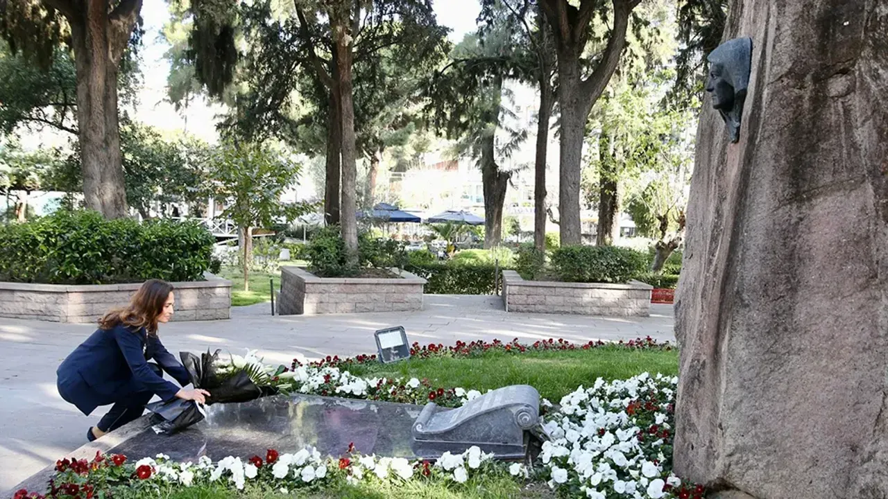 Zübeyde Hanım Anıt Mezarı