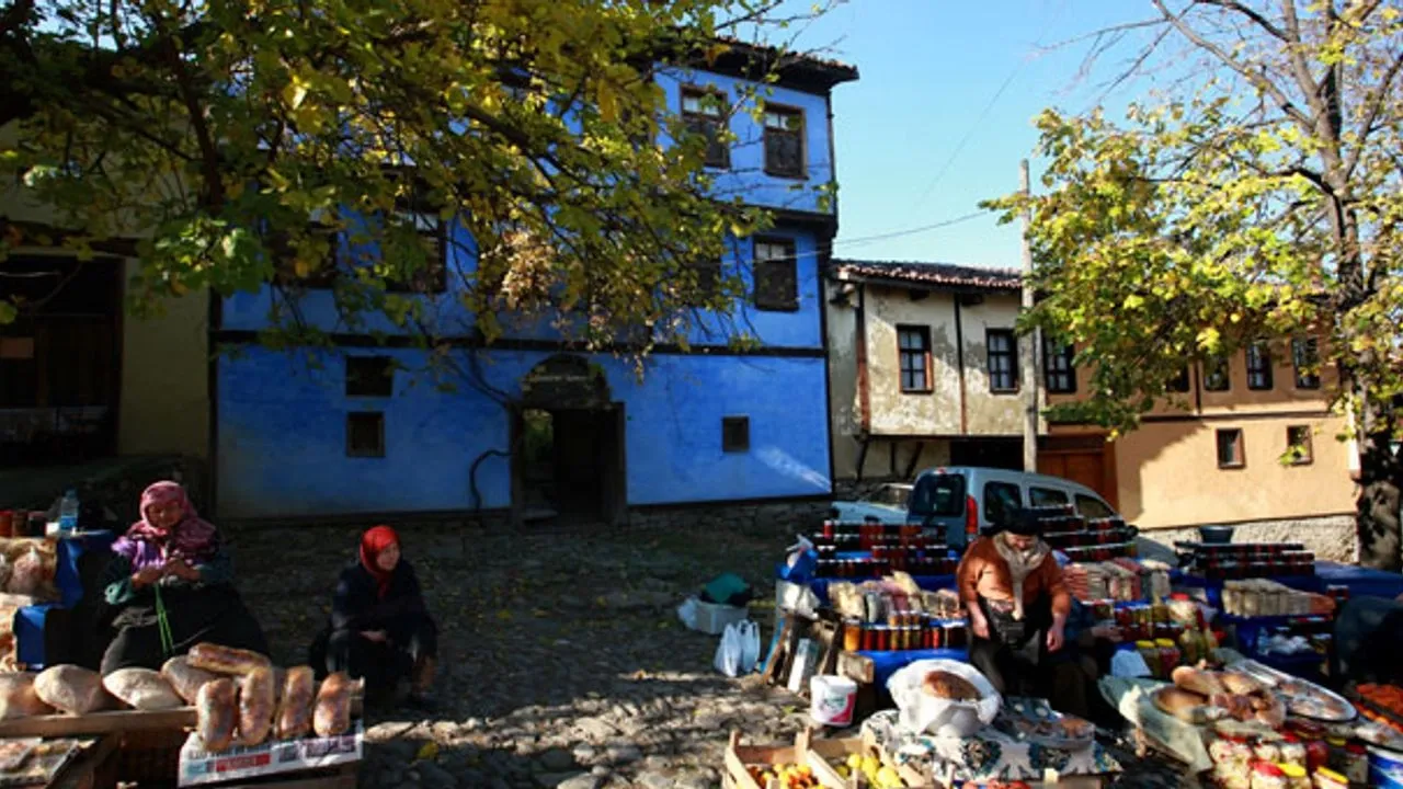 5. Cumalıkızık Meydanı