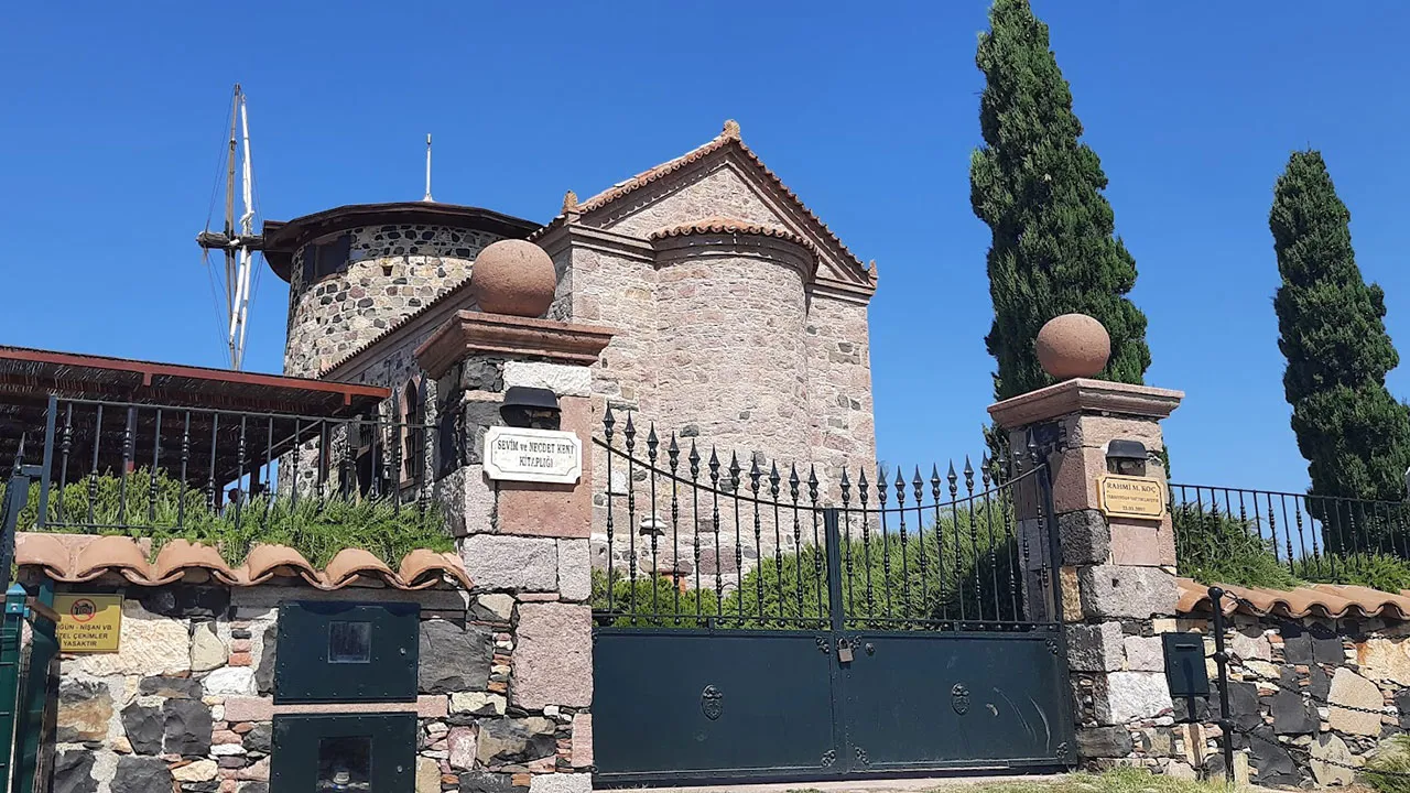 3. Sevim ve Necdet Kent Kitaplığı