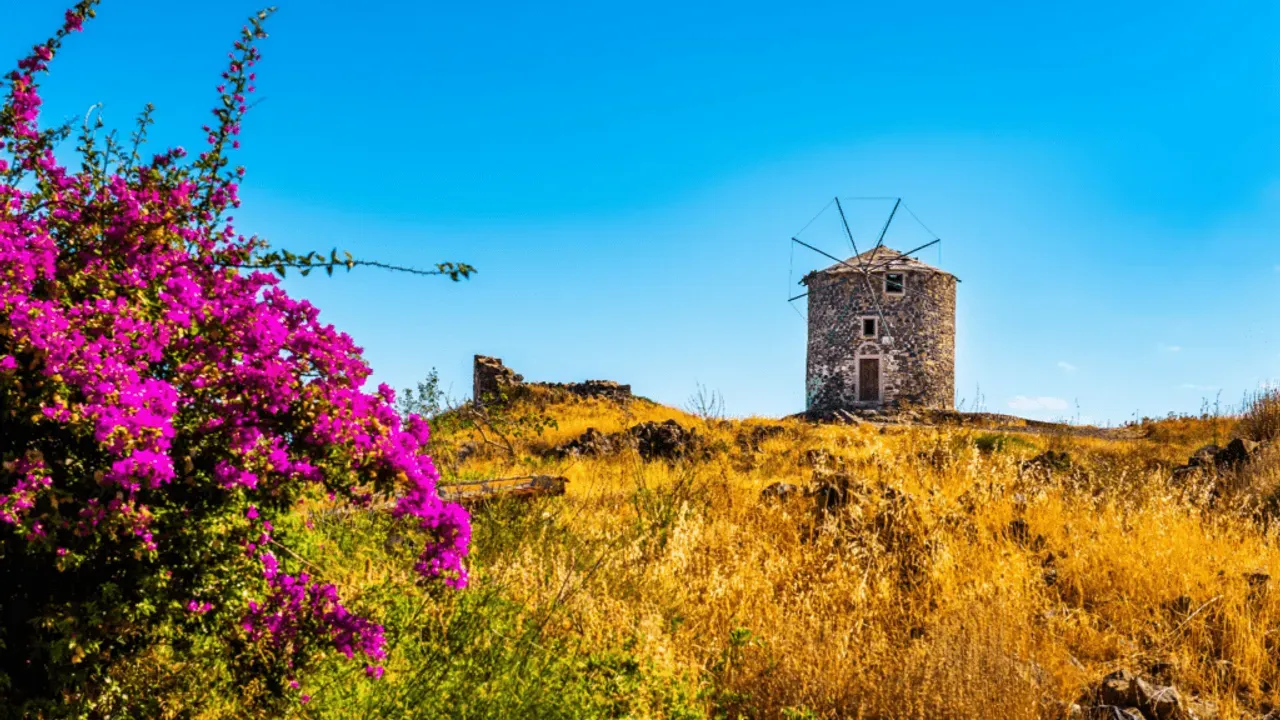 4. Cunda Adası Değirmen ve Agios Yannis Kilisesi