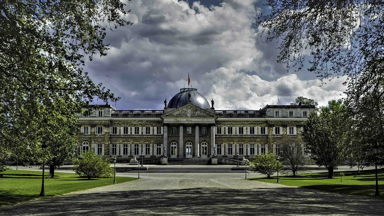 4. Kraliyet Sarayı (Palais Royal)