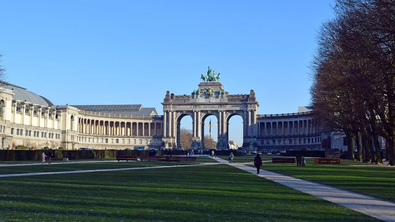 8. Cinquantenaire Parkı ve Zafer Takı