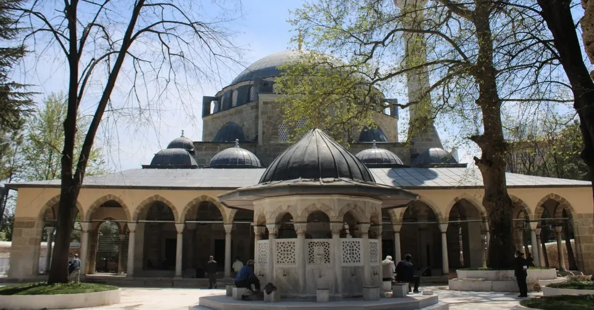 Yeni Cuma Camii