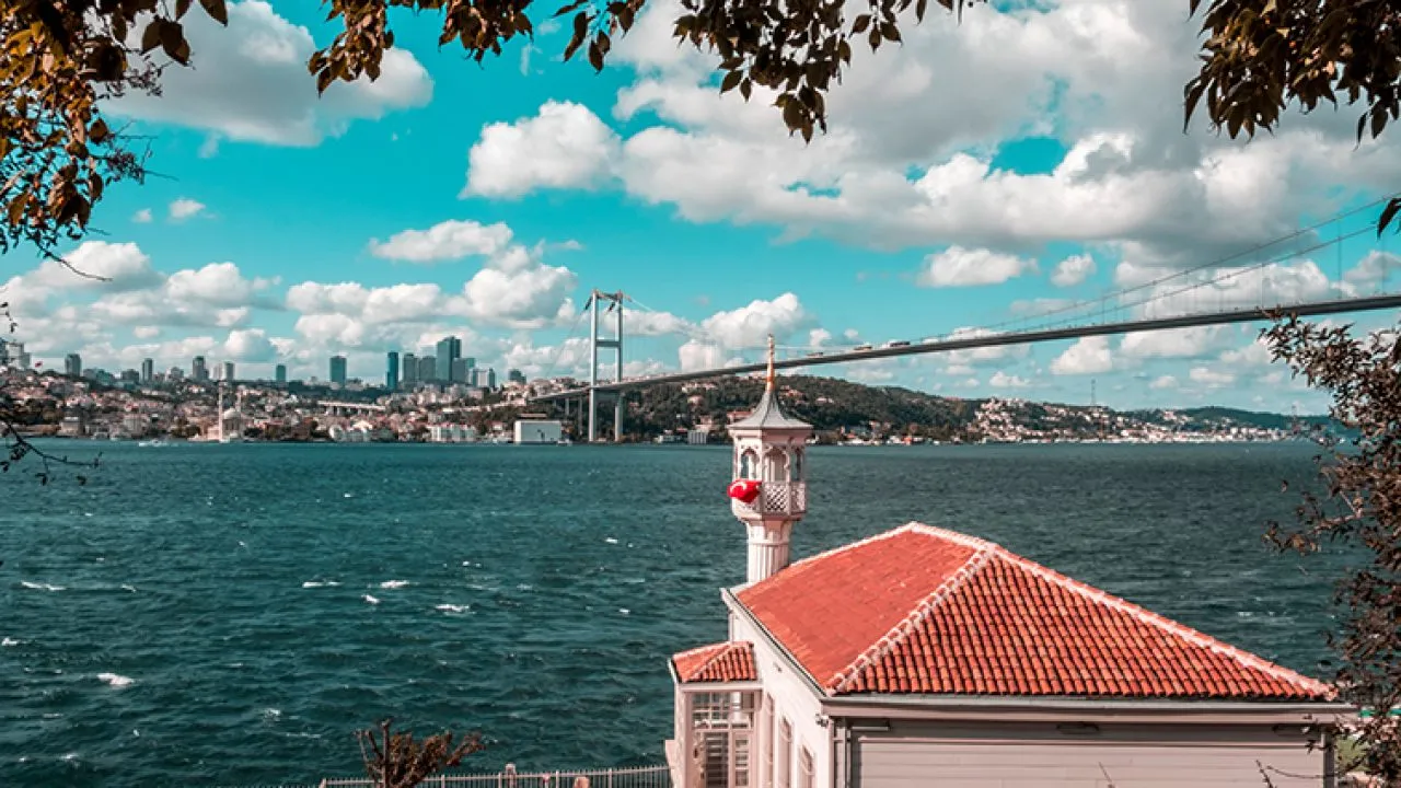 8. Üryanizade Camii