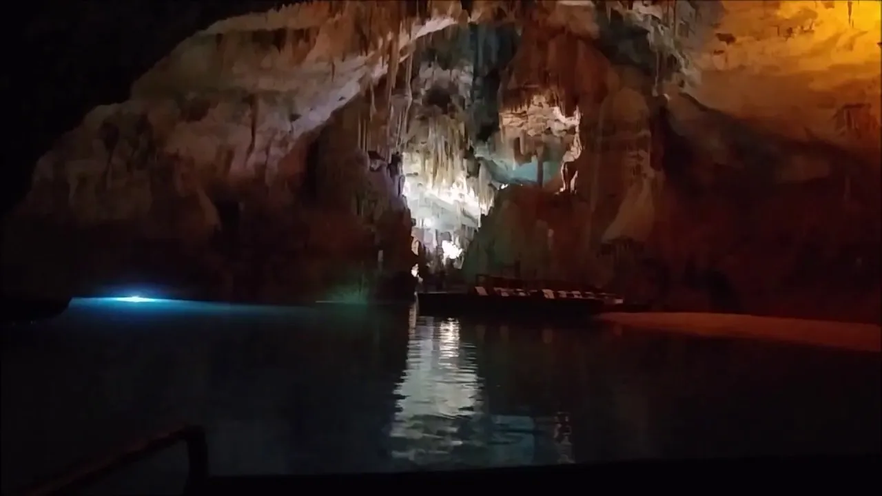 4. Jeita Grotto