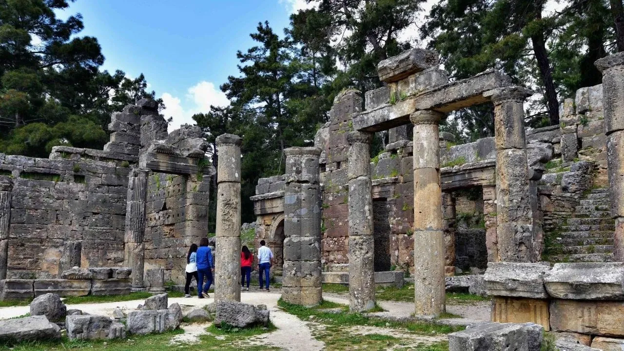 Seleukeia Antik Kenti: Ge&ccedil;mişin G&ouml;lgesinde