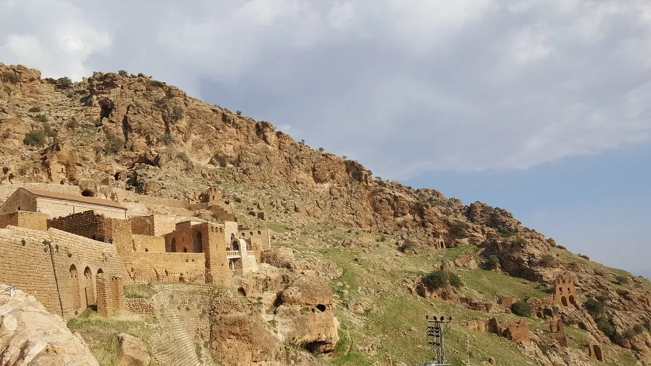 4. Mor Augin Manastırı