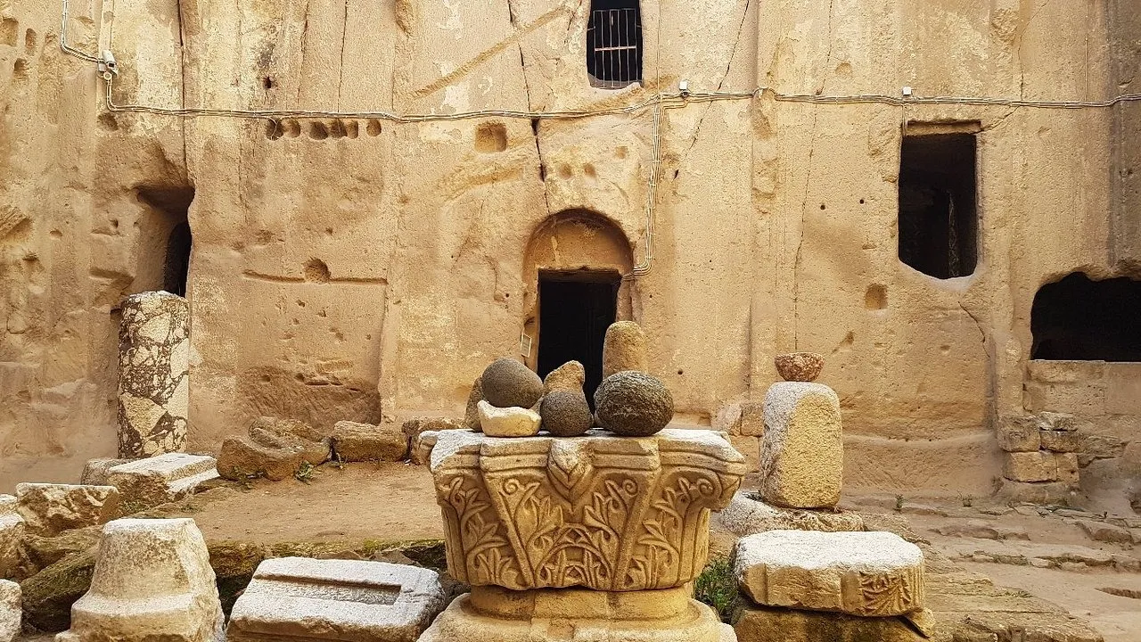 Gümüşler Manastırı