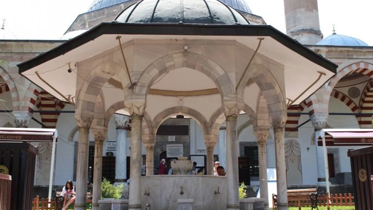 Tarihi Kurşunlu Külliyesi