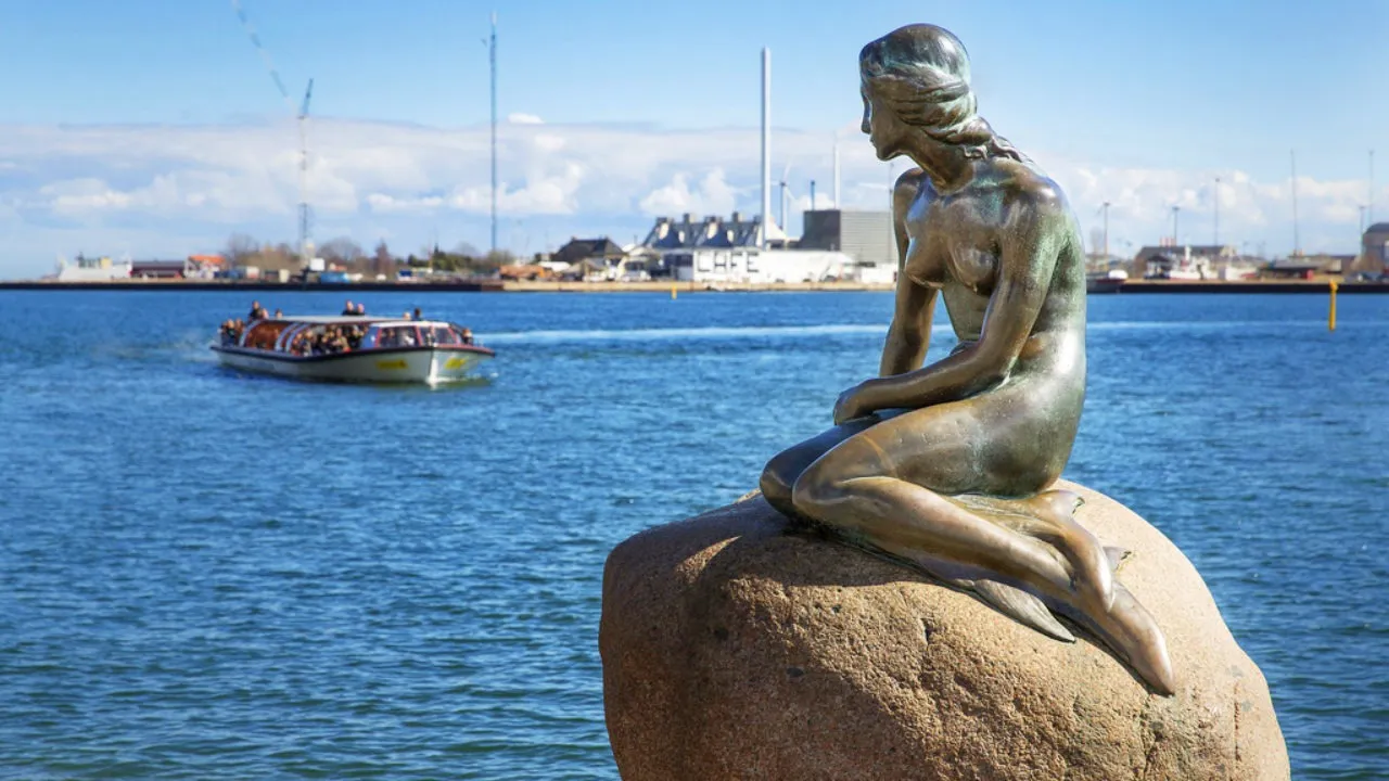 Küçük Deniz Kızı Heykeli