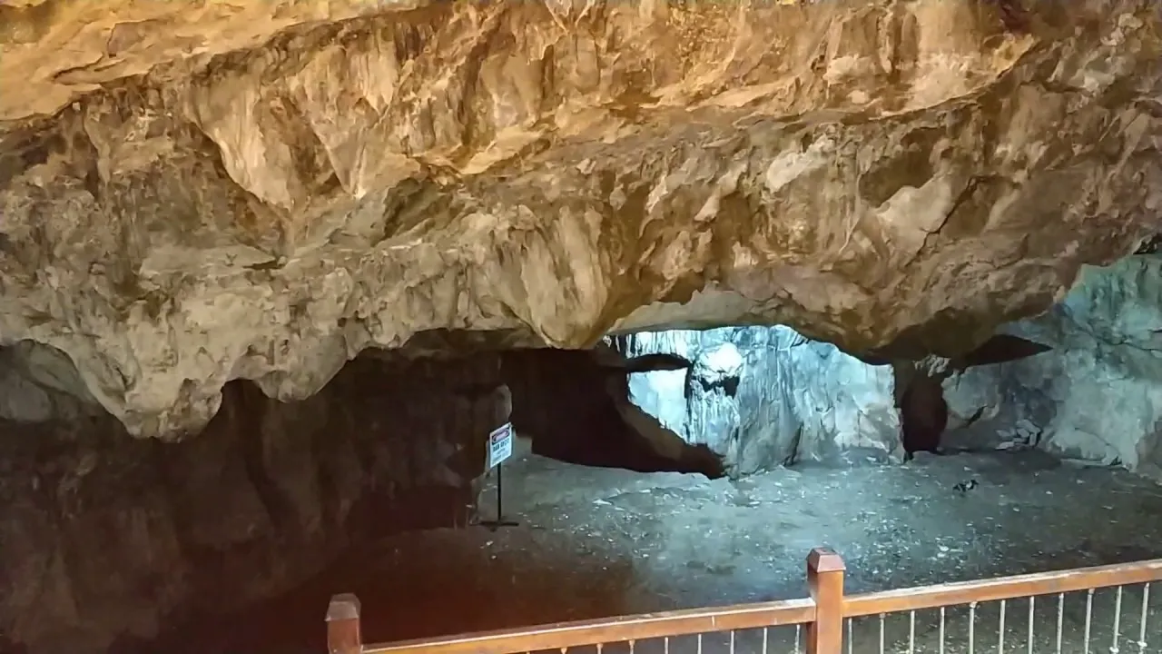 Eshab-ı Kehf Mağarası