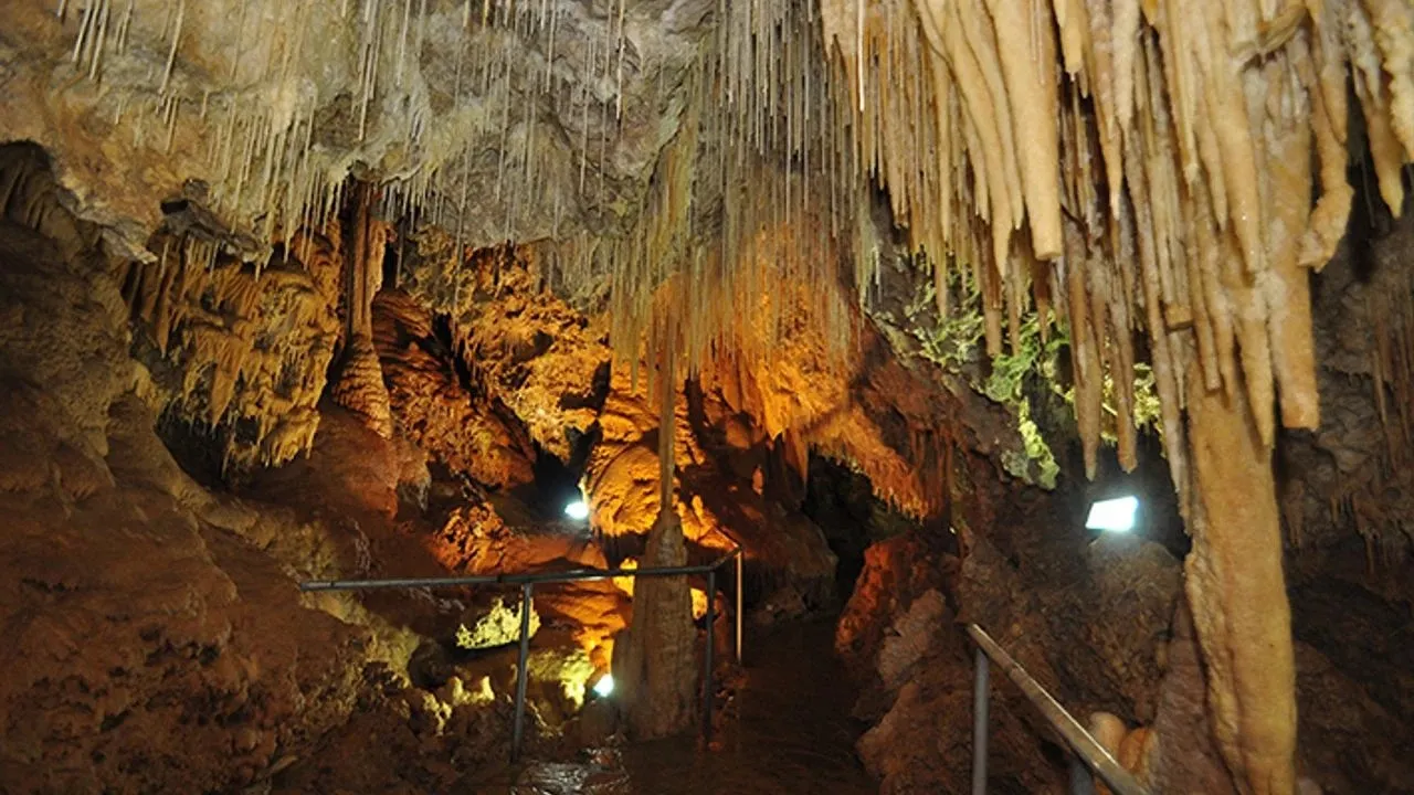 Zeytintaşı Mağarası