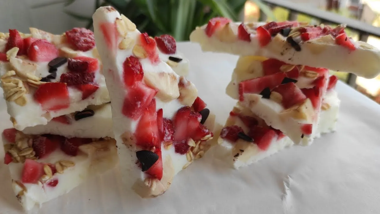 Meyveli Yoğurtlu Dondurulmuş Atıştırmalıklar