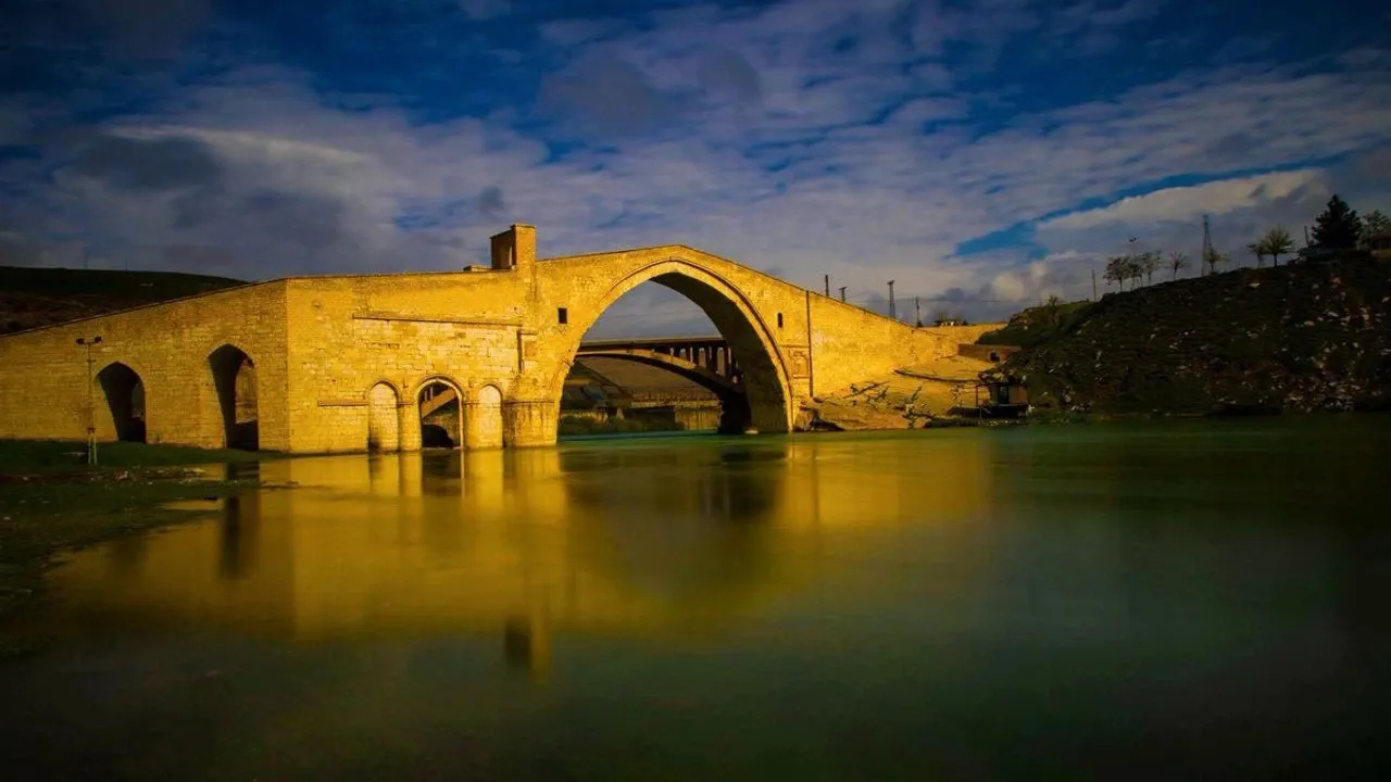 Malabadi Köprüsü: Doğanın Huzuru