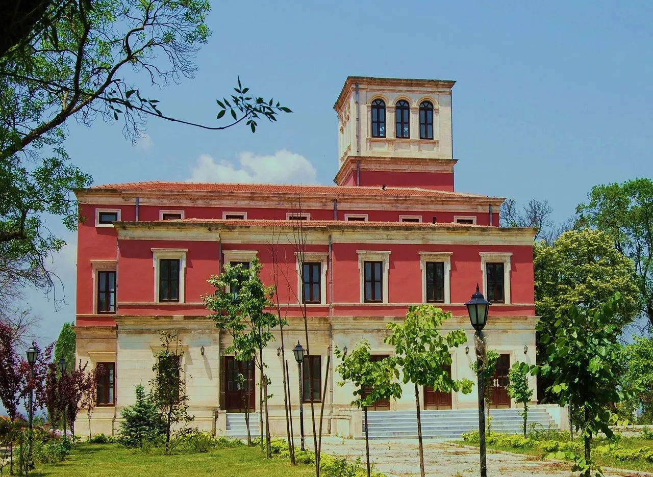 Hekimbaşı Av Köşkü