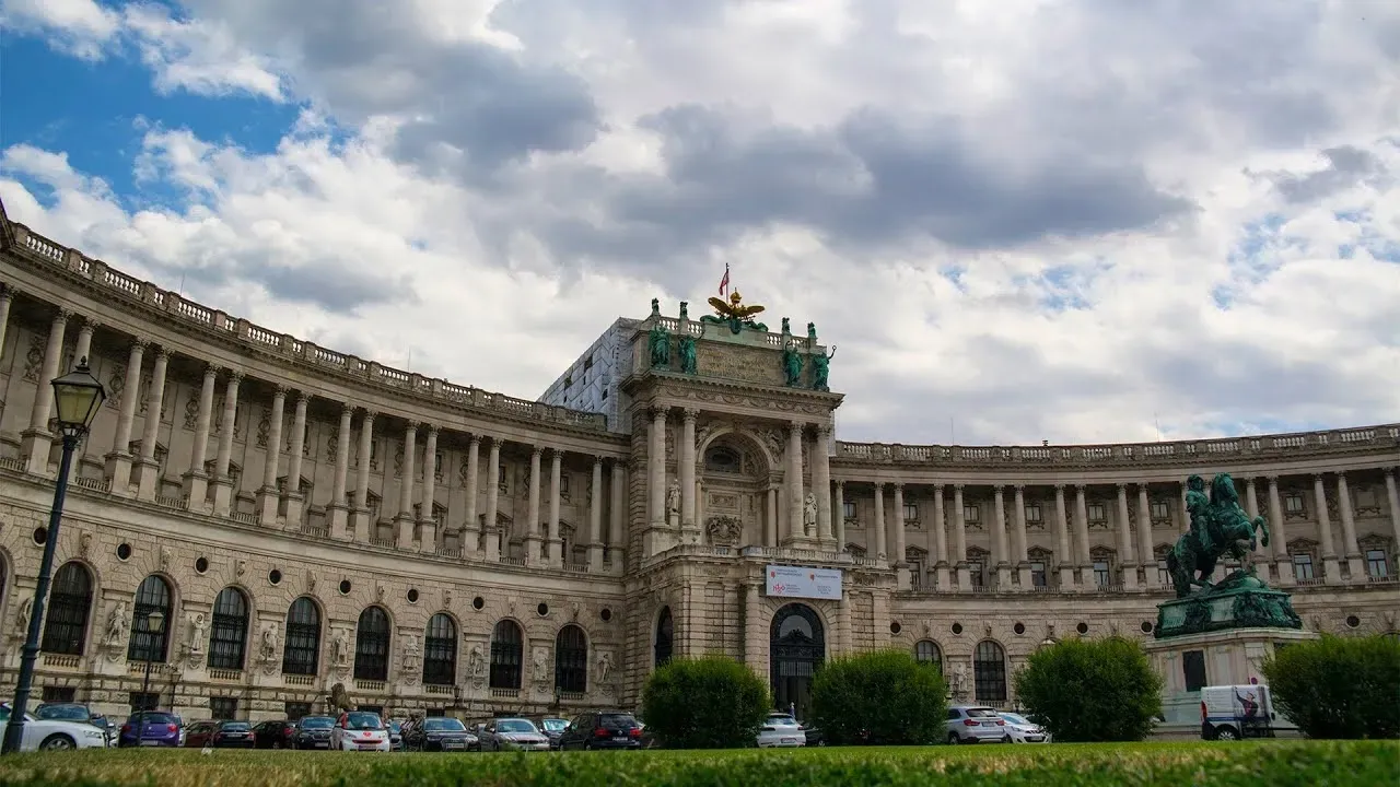 Hofburg İmparatorluk Sarayı