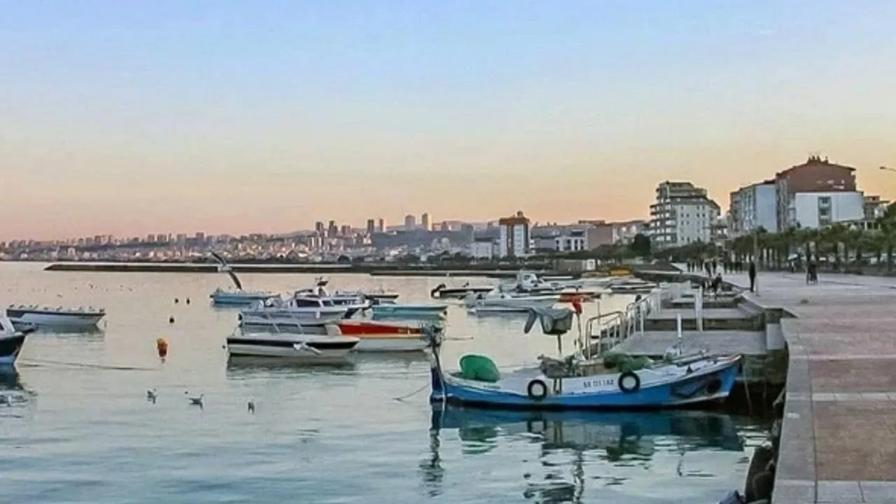 Kurupelit Yat Limanı