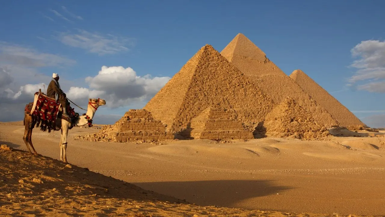 Giza Piramitleri